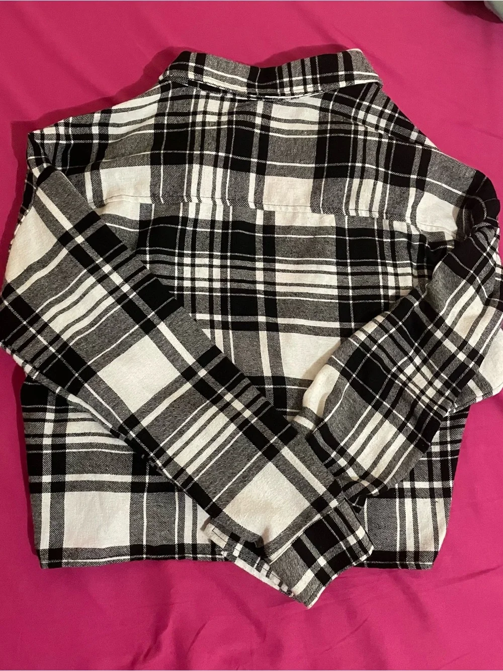 Fades Rose Black & White Plaid Button-Up Shirt - Picture 2 of 3